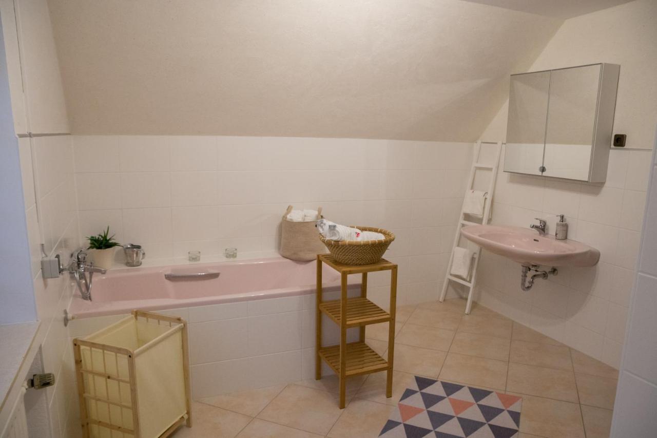 Schoene Ferienwohnung In Kuerten Eksteriør billede